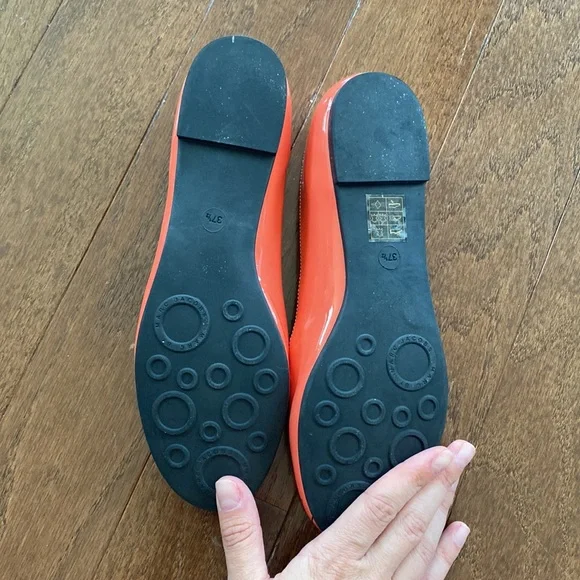Marc Jacobs Orange Flats with Black Accents - Picture 3 of 4